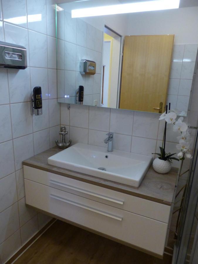 Ferienwohnung 12 - Seewald Haus Huehnergott Зеллин Экстерьер фото